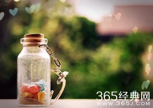 早安心语：希望你在梦里想起我拥抱你的力气。2015.08.25