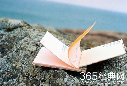 早安心语：希望你在梦里想起我拥抱你的力气。2015.08.25