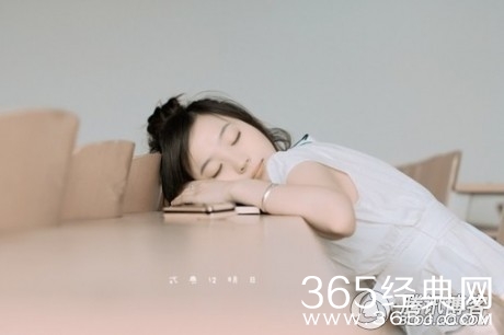 早安心语：希望你在梦里想起我拥抱你的力气。2015.08.25