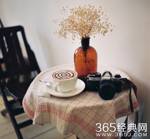 早安心语：渐渐的没有了谁的晚安我也能安稳睡觉2015.08.27