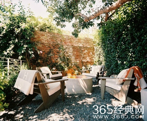 早安心语：渐渐的没有了谁的晚安我也能安稳睡觉2015.08.27