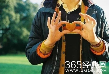 早安心语：我想你，却再也没有一个理由能去联系你。2015.08.28