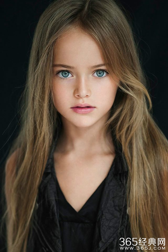 克里斯汀娜·皮曼诺娃Kristina Pimenova个人资料家庭背景生活写真照片