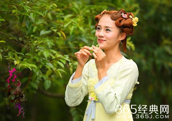 花千骨为何变成妖神迁怒落十一