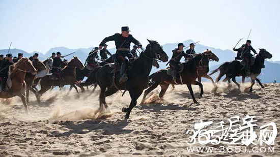 电视剧左手劈刀龙飞最后是怎么死的