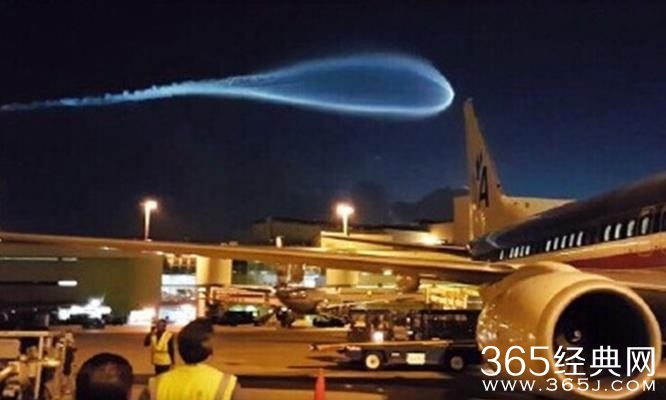 发火箭现不可思议天象 似UFO 十分诡异或是惊人预兆