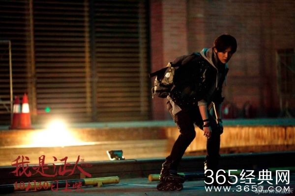 《我是证人》追杀小星林冲的黑衣人是谁 杨幂鹿晗遭疯狂追杀