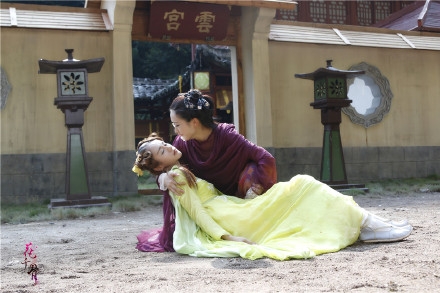 花千骨为何怒杀落十一？落十一被花千骨杀死吗？跟糖宝死有关？