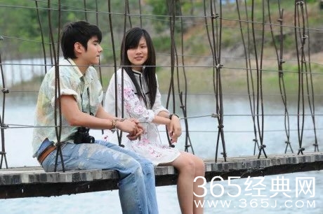 早安心语：无需匆忙，不要将就缘分到了，就一定会在一起。2015.09.07