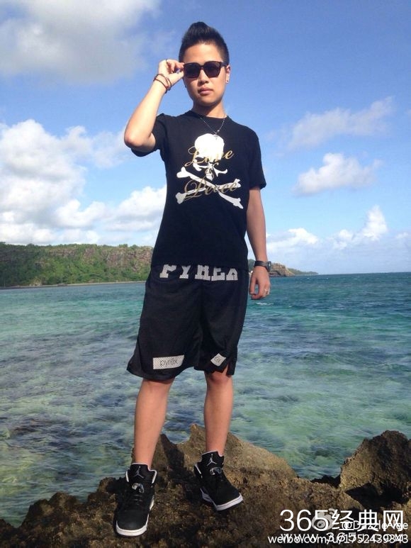 快乐大本营导演小黑真实名叫什么