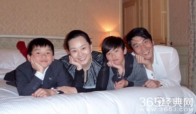 林依轮全家福曝光 一家人幸福满满晒照片