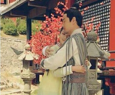 邱心志疑曝新恋情 与新欢逛街秀恩爱