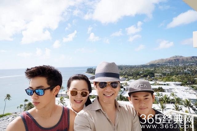 林依轮全家福曝光 一家人幸福满满晒照片