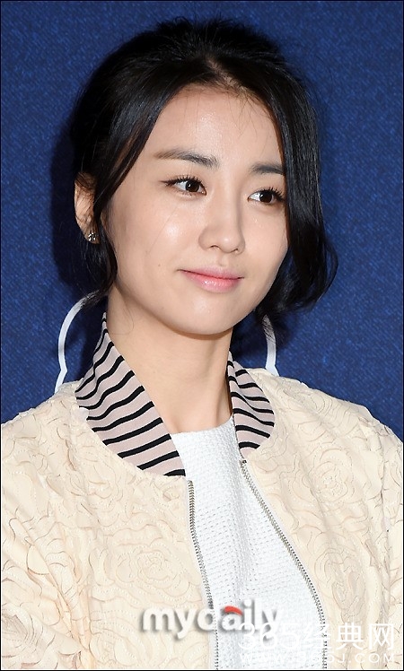 韩女星朴河宣欧洲旅行遭遇小偷 及时追回钱包