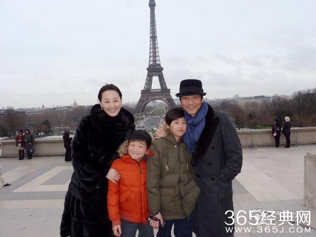 林依轮全家福曝光 一家人幸福满满晒照片