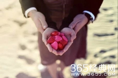 早安心语：不要费尽心思的去恨一个人，不然到头来你只会爱上他。2015.09.08