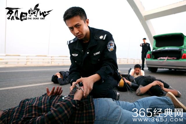 邓超谈演技：观众认可最重要 坦言激情戏必报备