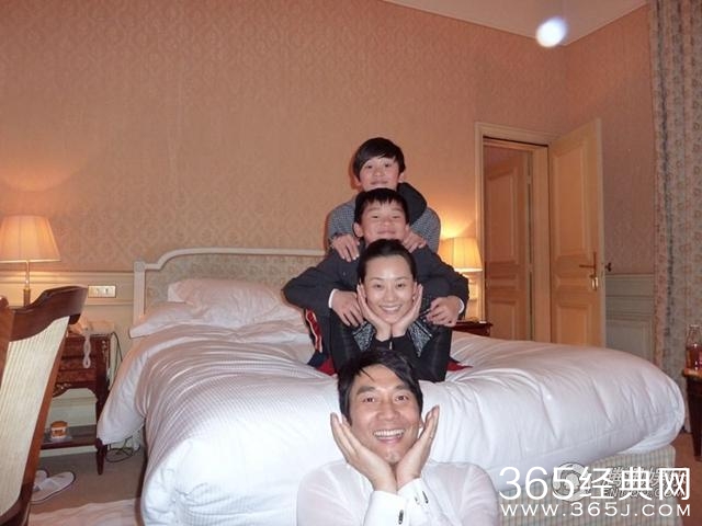 林依轮全家福曝光 一家人幸福满满晒照片