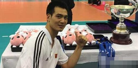 女排陪打李童女友是谁？李童女友个人资料背景大起底