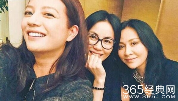 王菲献唱港囧主题曲撑腰赵薇