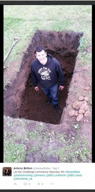 玩命啊! 逃脱大师被活埋地下1.8米险丧命