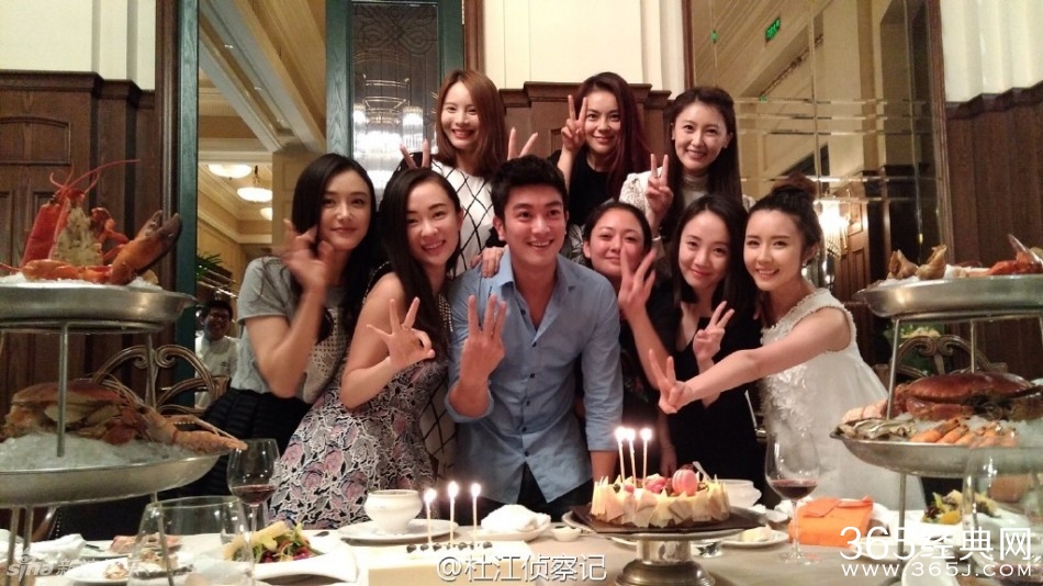 杜江生日派对霍思燕献吻 闺蜜团美女环绕