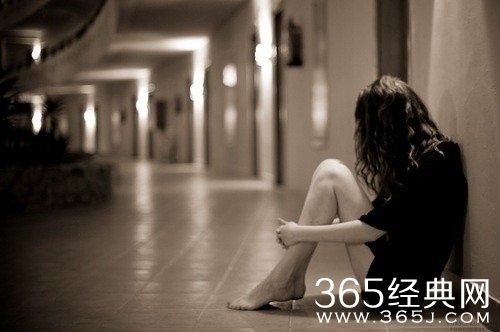 早安心语：你的孤独是因为你既希望有人关心，又不想被谁过分打扰。2015.09.11