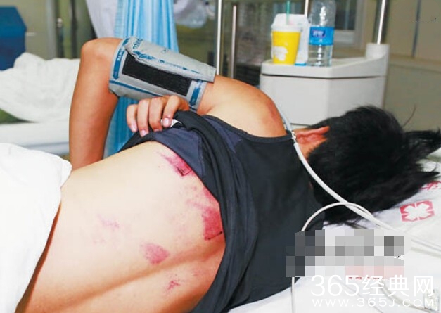 学生持械暴打同窗 犹如古惑仔黑社会