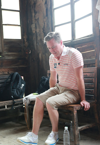 爸爸3第20150918期中夏克立腰伤发作？夏克立腰伤发作严重吗？