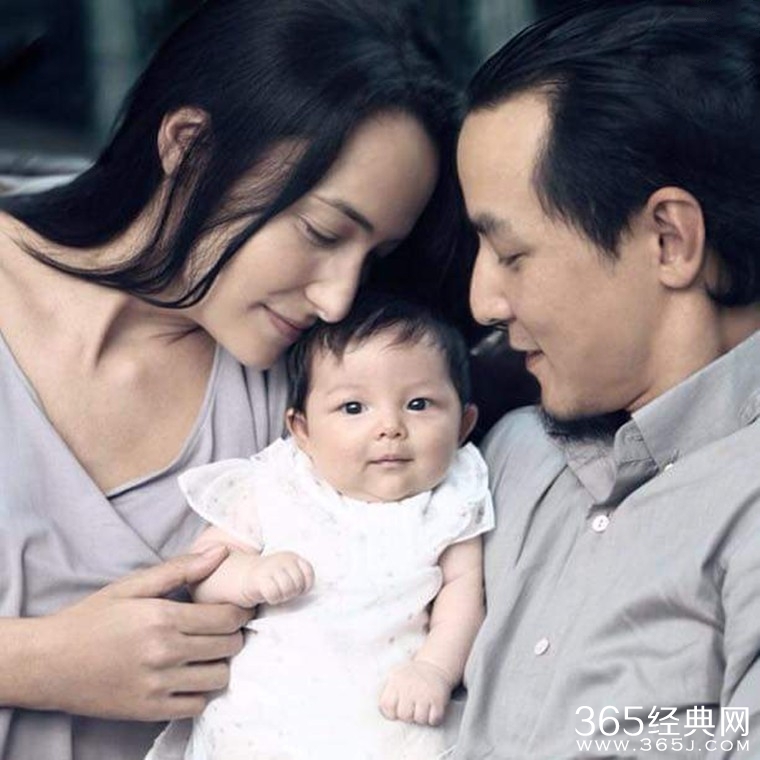 吴彦祖晒女儿照片