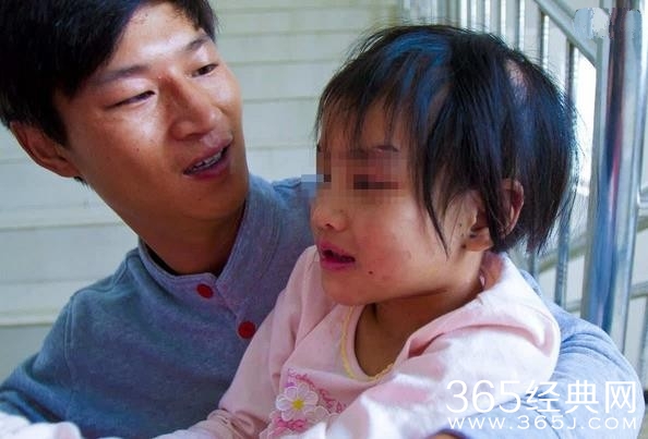 湖北6岁女孩遭后妈虐待 多出软组织受损