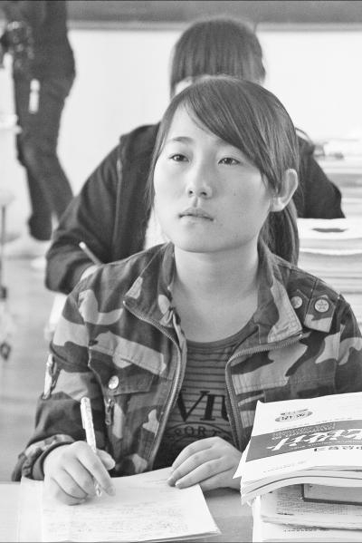 女学霸黑户18年 女学霸黑户18年能参加高考吗