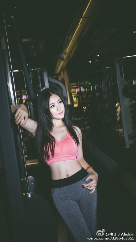 唐丁丁微博私房照组图 唐丁丁个人资料及男友照片