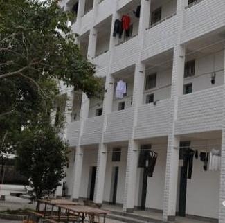 高二男生给女生送奶茶 被老师叫去谈话后跳楼身亡