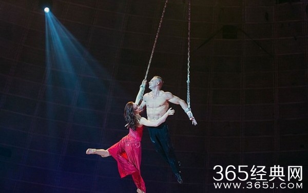 女子空中表演失手从9米高空坠地 克谢妮雅·艾尔基娜个人资料