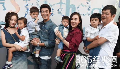 霍思燕发嗯哼喝酒照引非议 网友吐槽霍思燕借儿子炒作