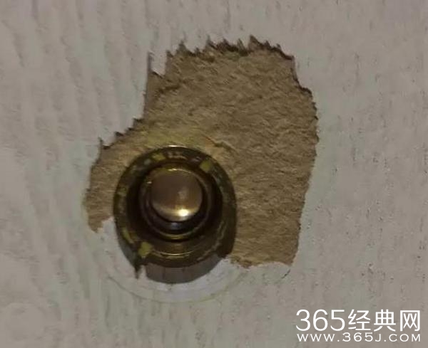 情侣酒店猫眼反装 房内隐私无保障