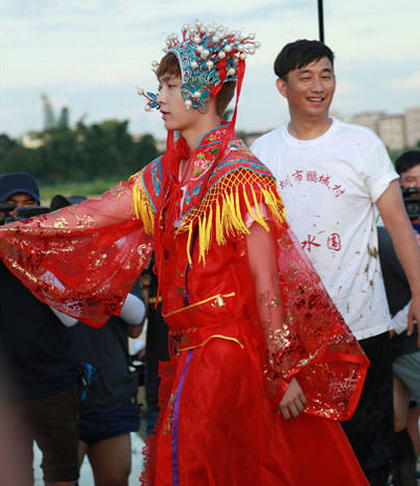 极限挑战精编版什么时候播出？极限挑战精编版剧照曝光 张艺兴变呆美新娘