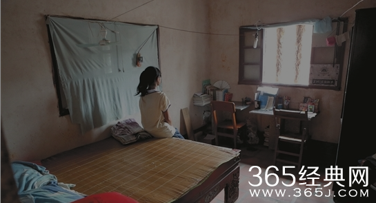 少女半夜被裸男压身 女子机智周旋脱身