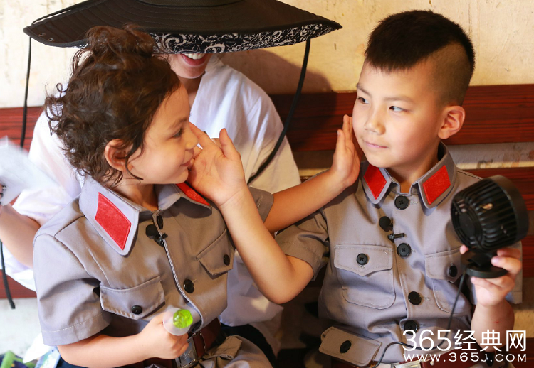 爸爸去哪儿3第20150925期双娜驾到 黄嘉千替夫出征 节目预告视频在线观看