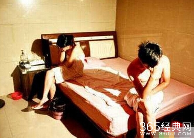 男友让女友接客赚钱