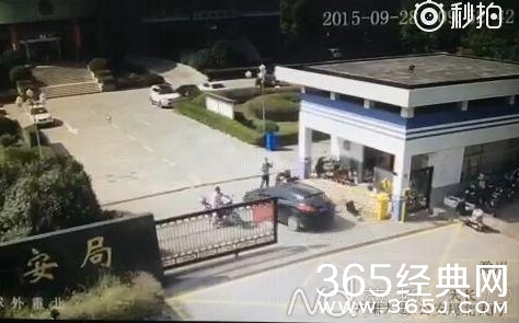 实拍男子公安局门口开车撞飞前妻视频 男子为什么开车撞其前妻