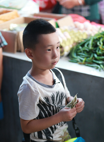 《爸爸3》林大竣独自买菜 向陌生人借钱不忘归还