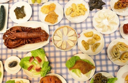 新闻哥：论自拍杆的正确使用方法！2015.09.29