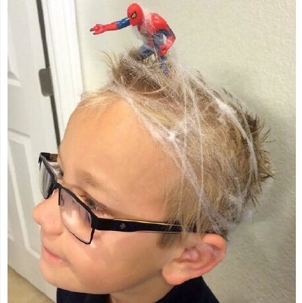 新闻哥：论自拍杆的正确使用方法！2015.09.29