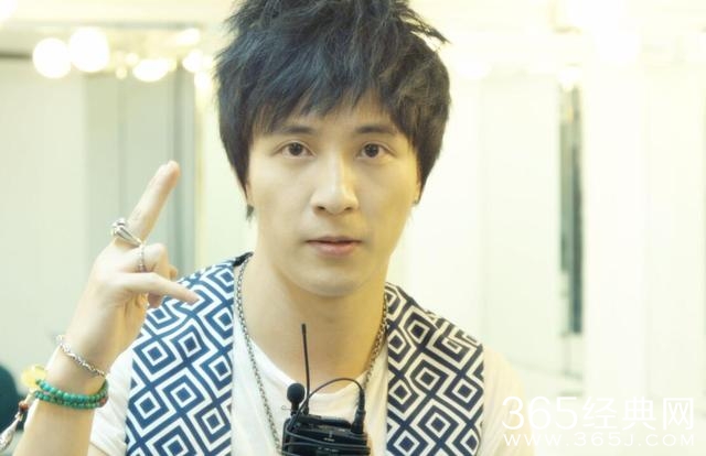 薛之谦被曝离婚 净身出户已证实