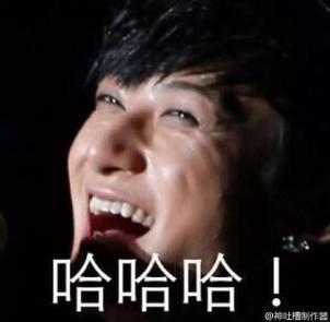 新闻哥：论自拍杆的正确使用方法！2015.09.29