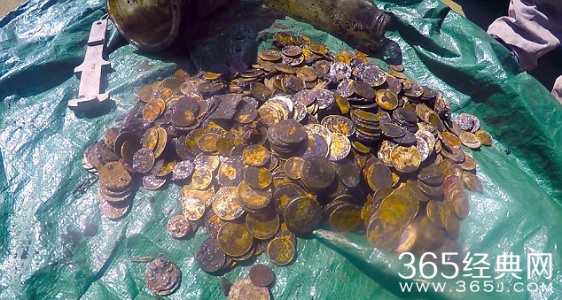 潜水发现金币 海底惊现大量宝藏