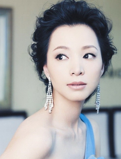 董卿历任高富帅男友有谁？董卿高富帅男友分手原因是什么？