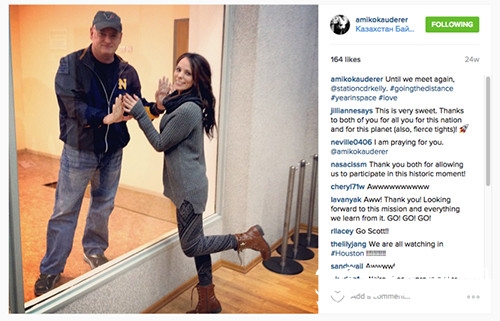 新闻哥：今天你们都认真在上班吗？2015.09.30